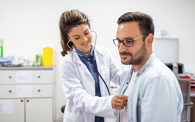 Осмотр пациента - Квинмед