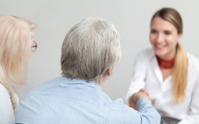 Установлении контакта между исцеляемой личностью и специалистом - Квинмед